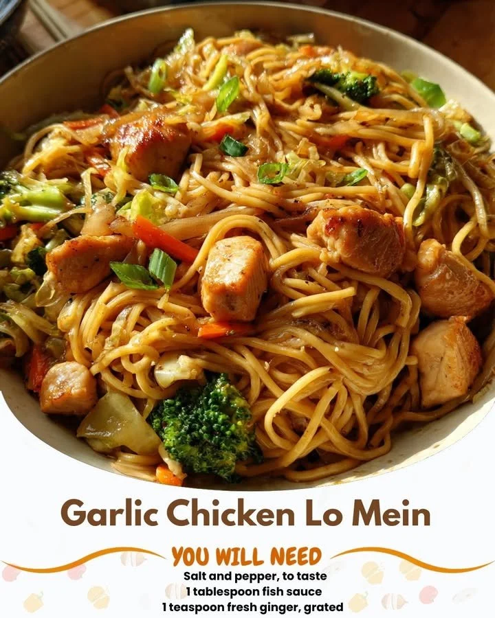 Delicious Garlic Chicken Lo Mein served in a bowl with colorful vegetables