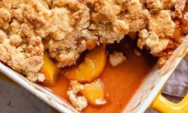 Delicious Pioneer Woman's Peach Cobbler made with canned peaches