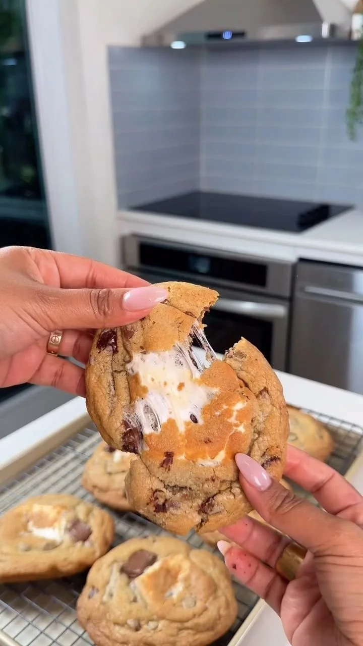Delicious S'mores Cookies featuring chocolate, marshmallows, and graham crackers.